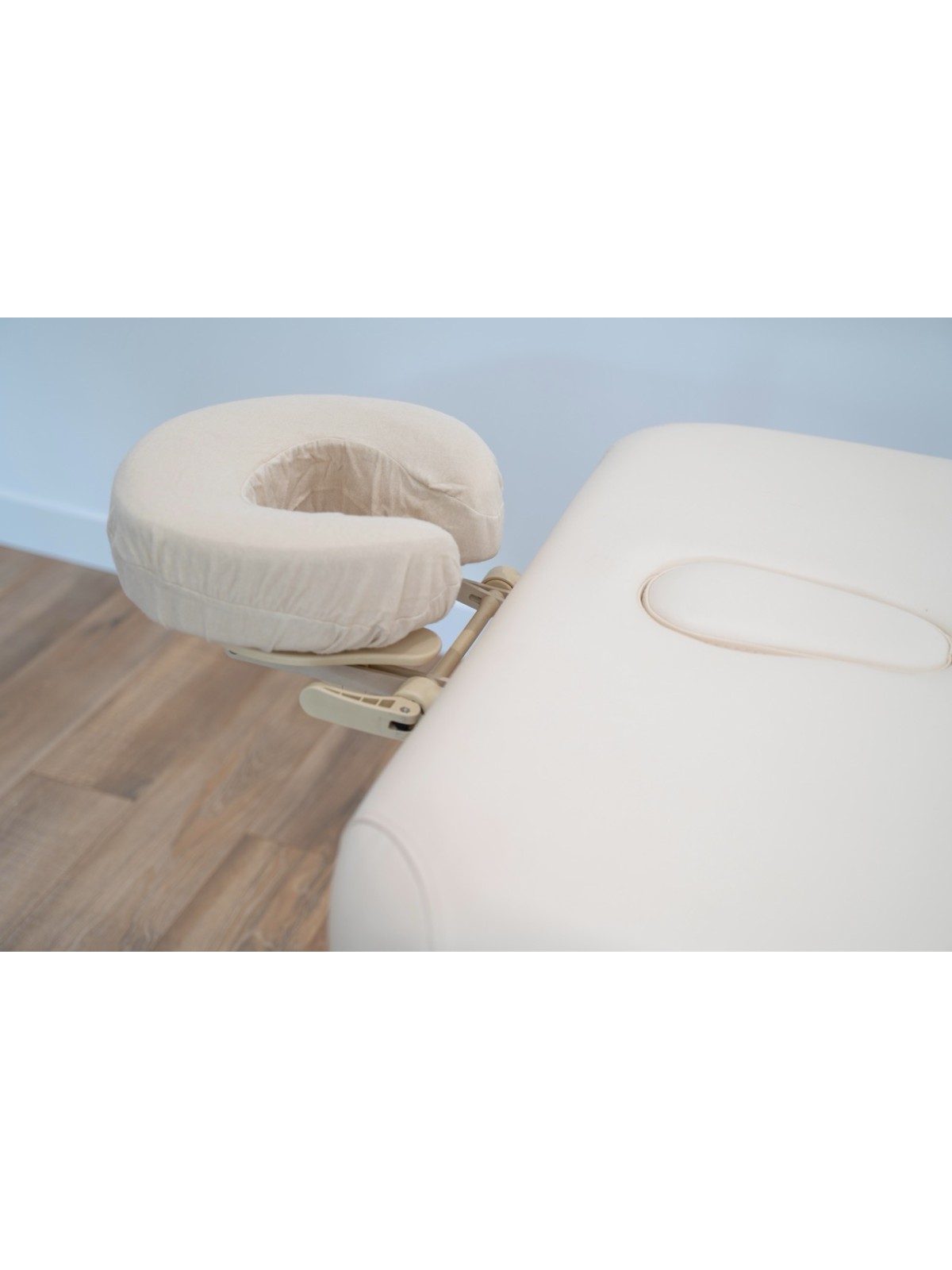 Protection têtière en coton, douce et respirante, offrant un confort optimal pour les clients lors des séances de massage.