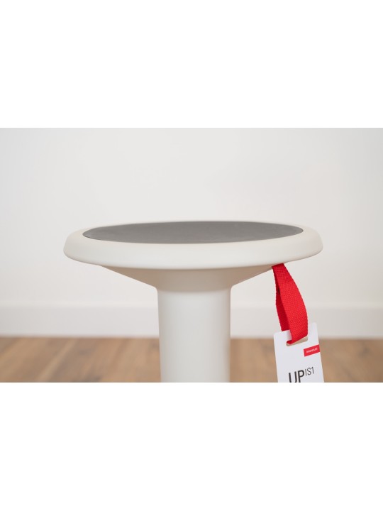 Tabouret Upis1 blanc, conçu pour s'adapter à différentes hauteurs et positions assises.