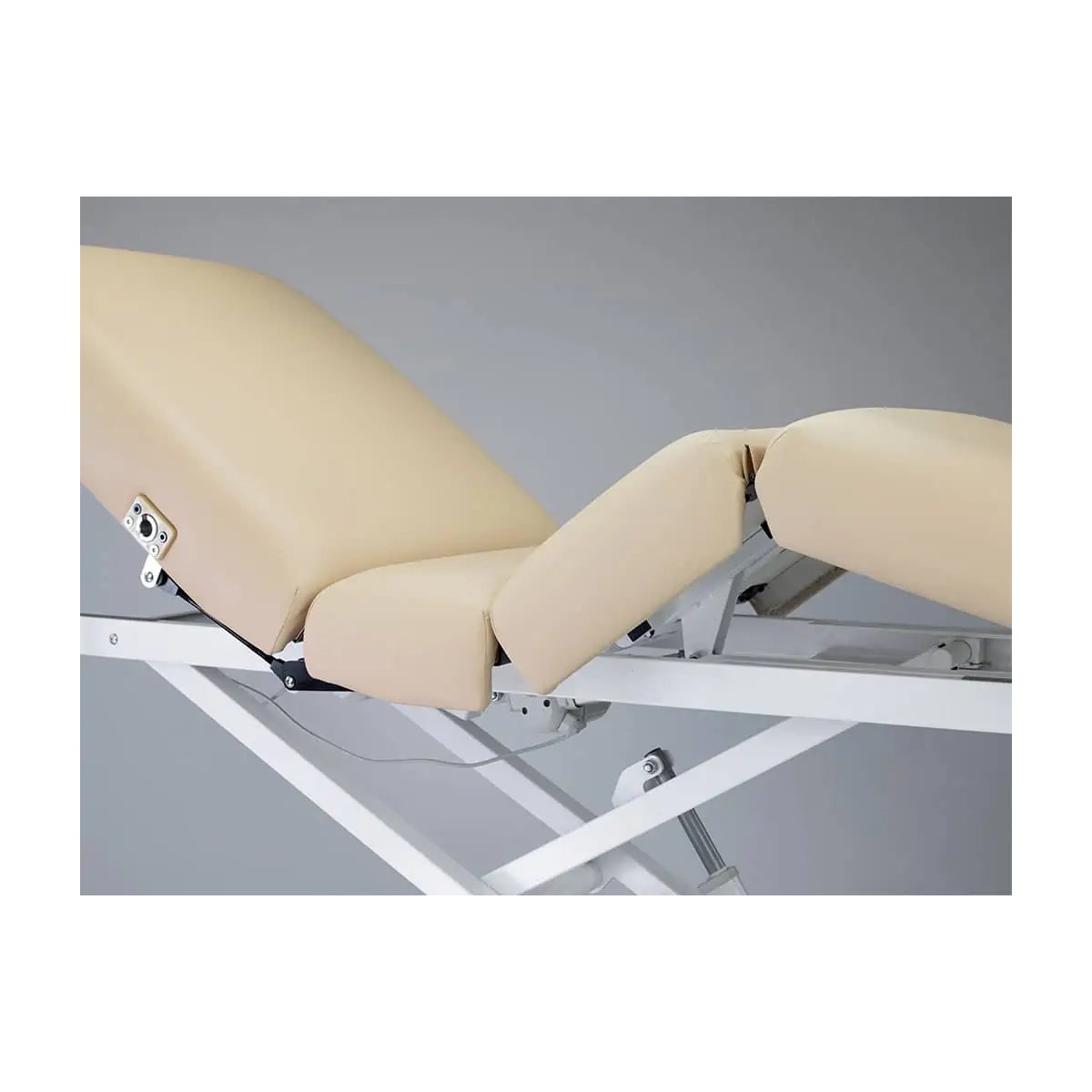 Ergonomie avancée : Ajustements électriques précis pour un confort sur mesure.